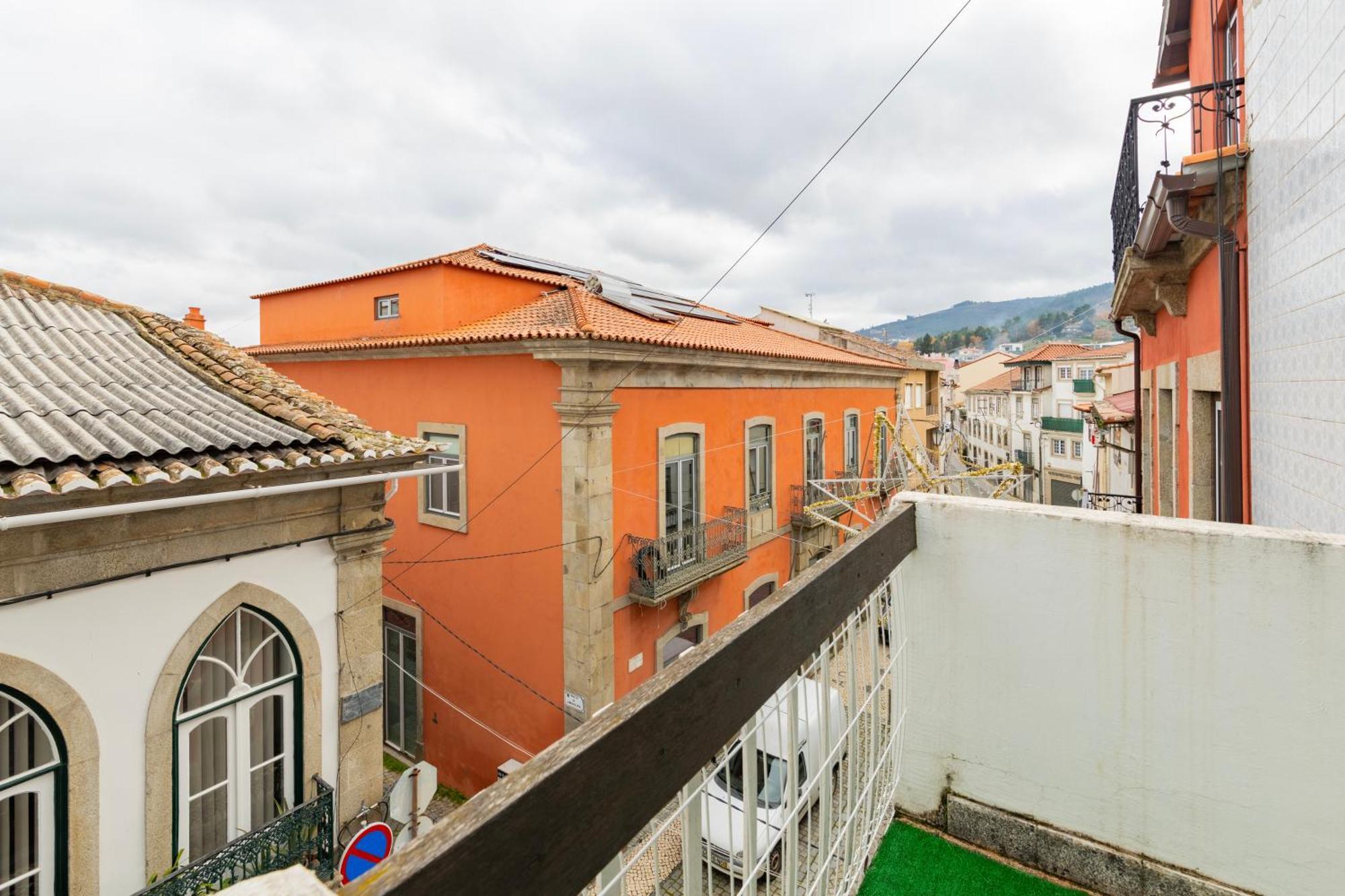 Cosy Remodeled Apartment In The City Center Fundão Εξωτερικό φωτογραφία